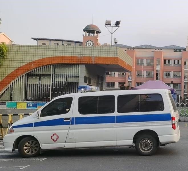 当涂救护车出租护送骨折病人一公里多少钱